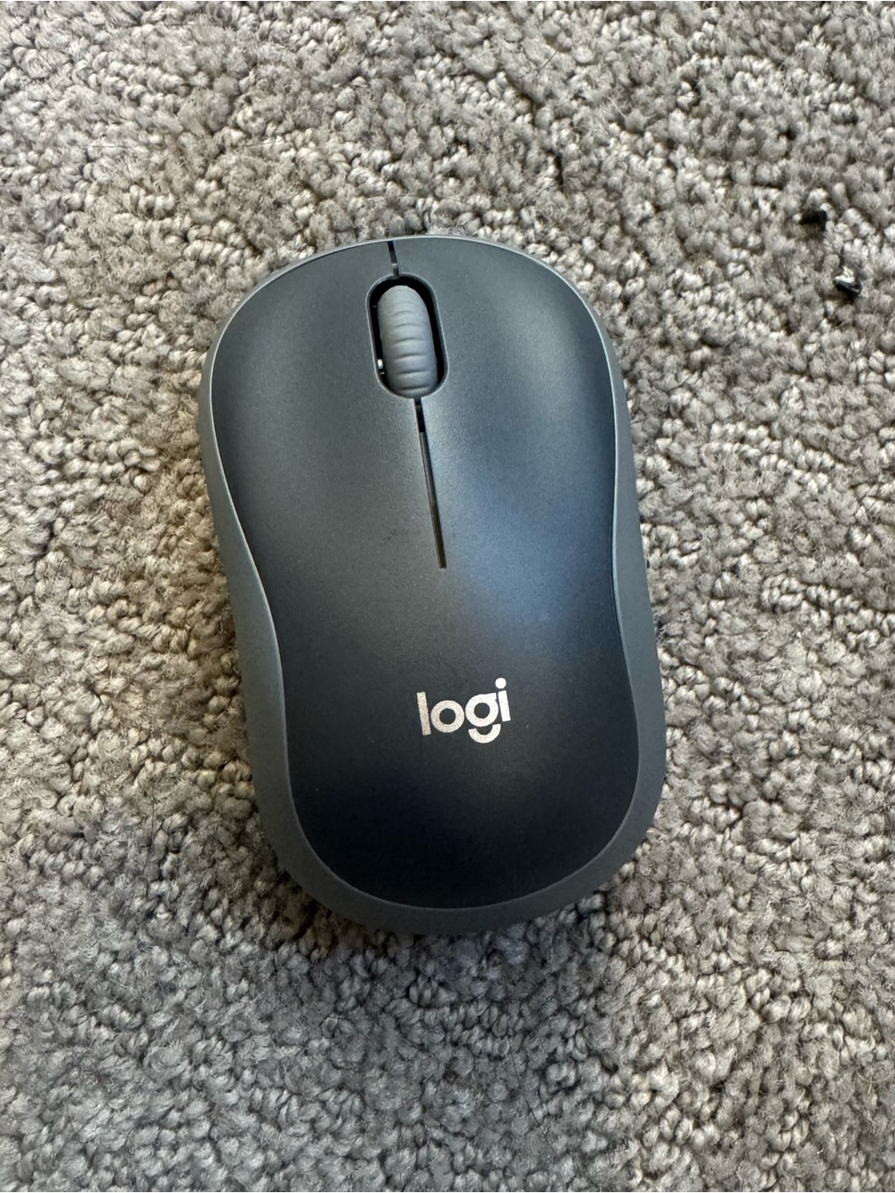 Logitech M185 Compact Wireless Mouse - Picture 2 of 4